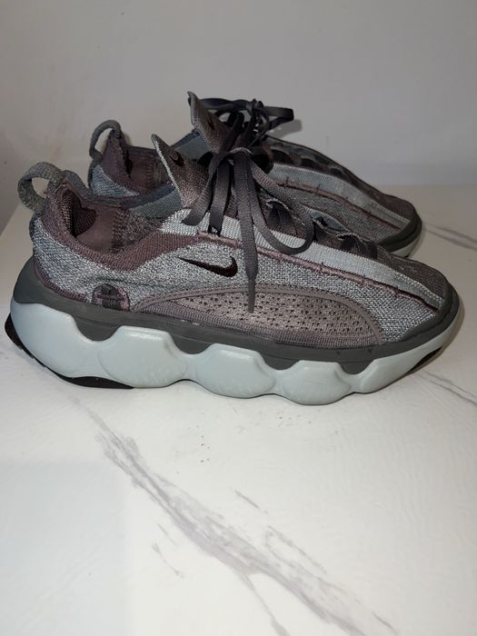 Adidasi nike marimea 40.5 foarte frumosi