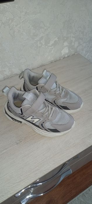 Продам кросовки б/у