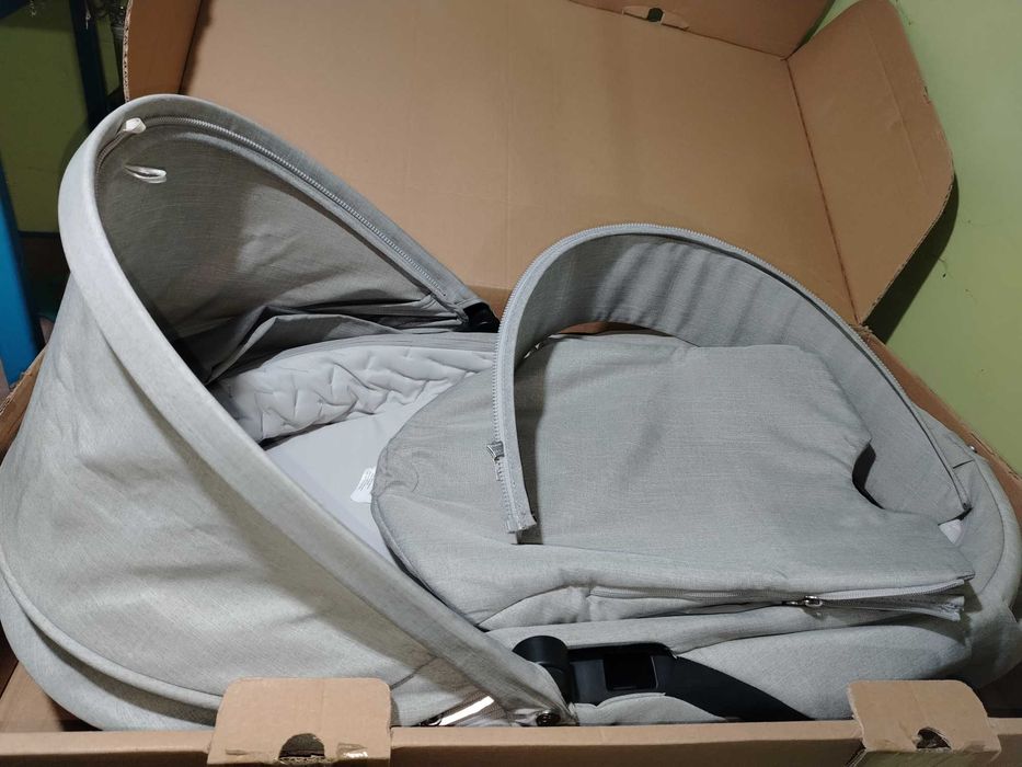 Продавам бебешка количка Stokke