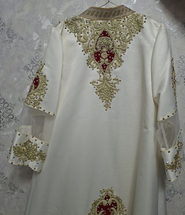 Kelinchaklar uchun ansanbil libosi