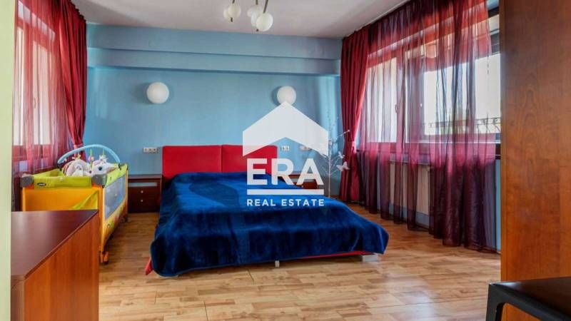 Продава се Къща в София, в.з. Киноцентъра - 642 кв.м за 2251 €/кв.м - Снимка #4