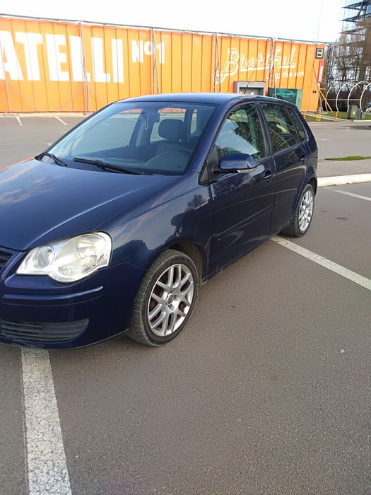 VOLKSWAGEN Polo