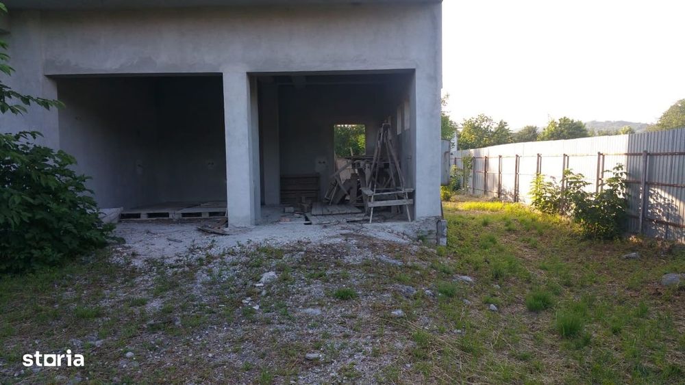 Campina - Cartier Rezidențial - casa + teren 1974mp - 230000 Euro