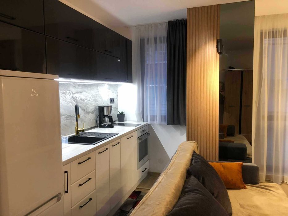 Дава се под наем Двустаен апартамент в Бургас, Лазур - 50 кв.м за 510 € - Снимка #1