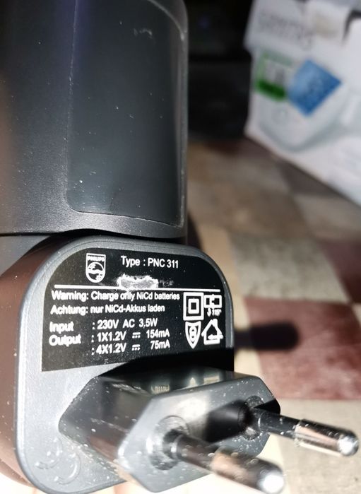 Convenabil 2 încărcătoare acumulatori Philips și Energizer