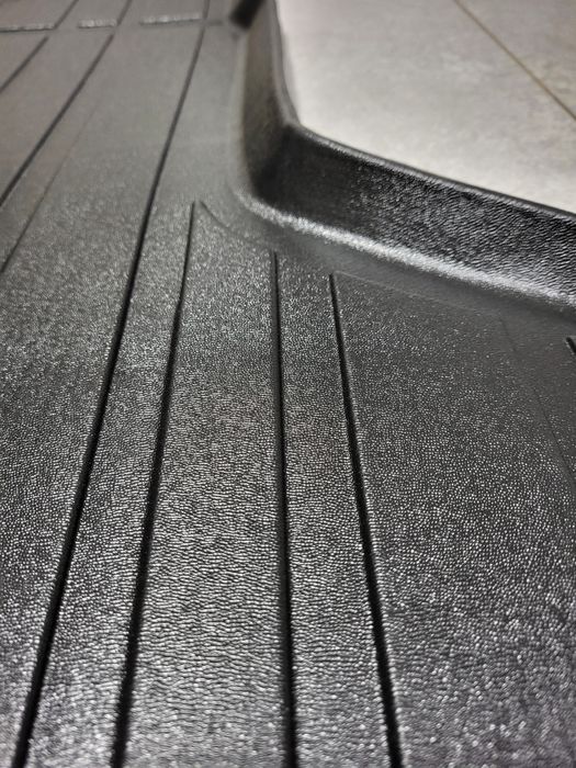 Subaru коврики в багажник