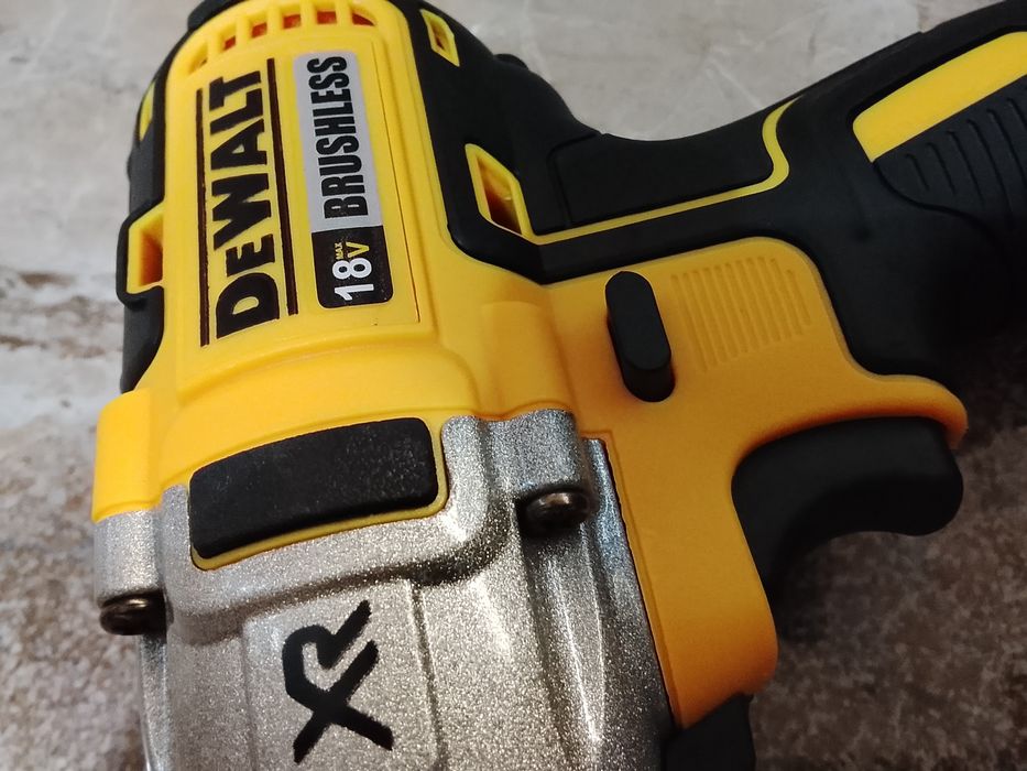 Impact pentru înșurubat DeWalt dcf 880 cu baterie de 6 a NOI