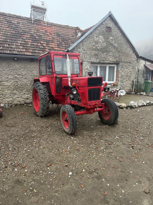 Vând tractor + utilaje