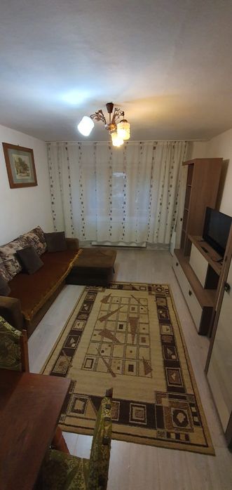 Închiriez apartament 3 camere Aradului vest