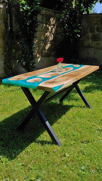 Маси от дърво и епоксидна смола