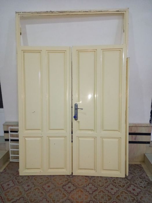 Eshik sotiladi , Продается дверь