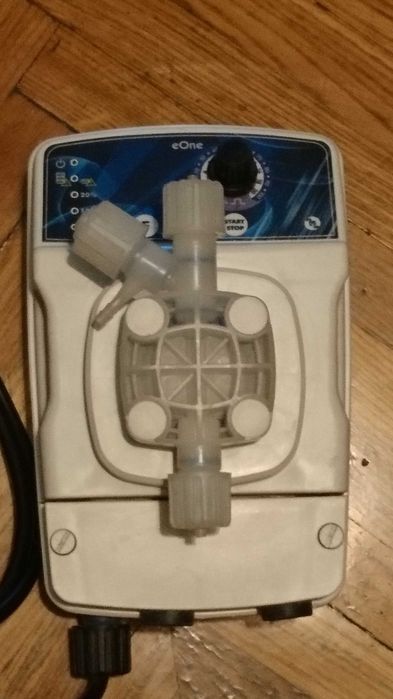 Продам дозирующий насос  eone ma