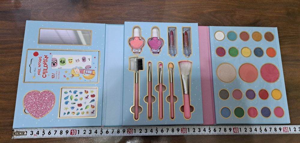 Детская косметика новая