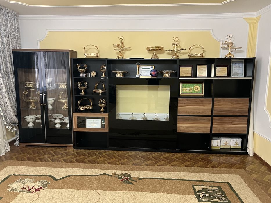 Продается мебель сервант