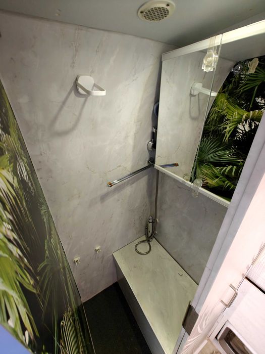 Autorulota customizata pentru calatorii Full-Time