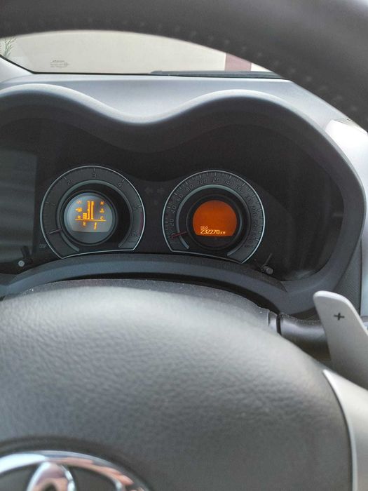 TOYOTA Auris 2010 — imagine 2