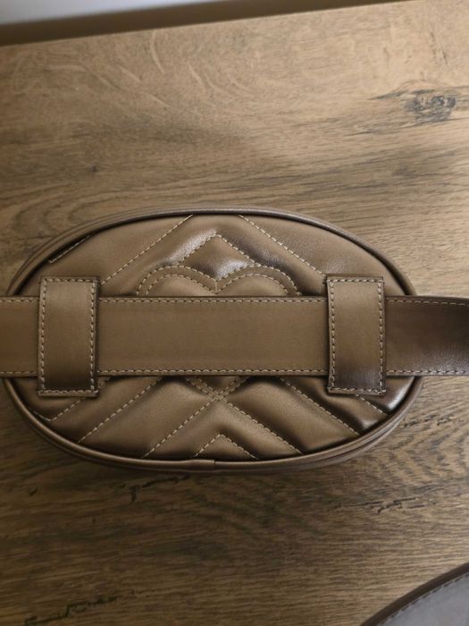 Gucci чанта тип колан