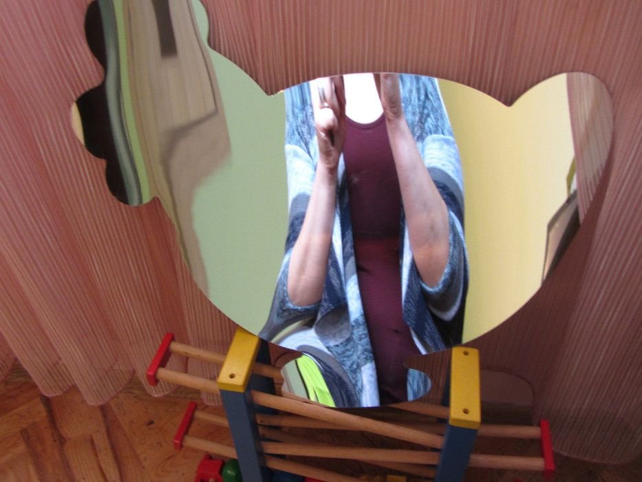 Огледало " Кокошка" за детска стая, безопасно