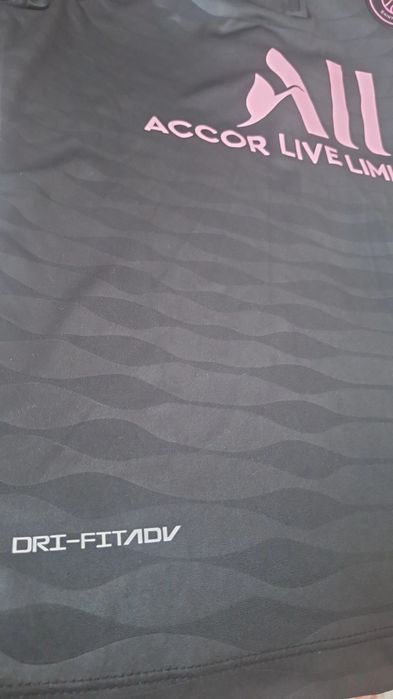 Compleu psg cu eticheta