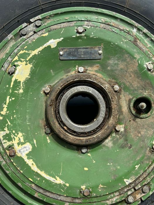 колесо от вертолета Ми-2.