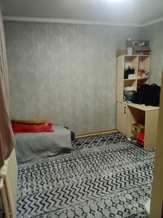 Продам квартиру 2 х ком .