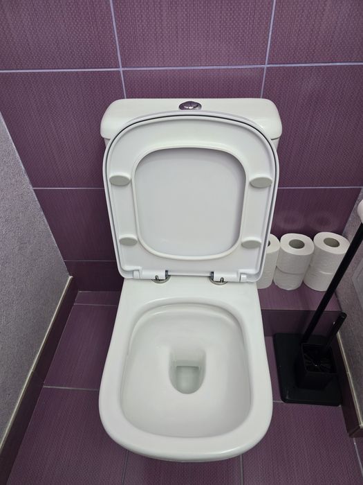 Продам рабочий унитаз в сборе