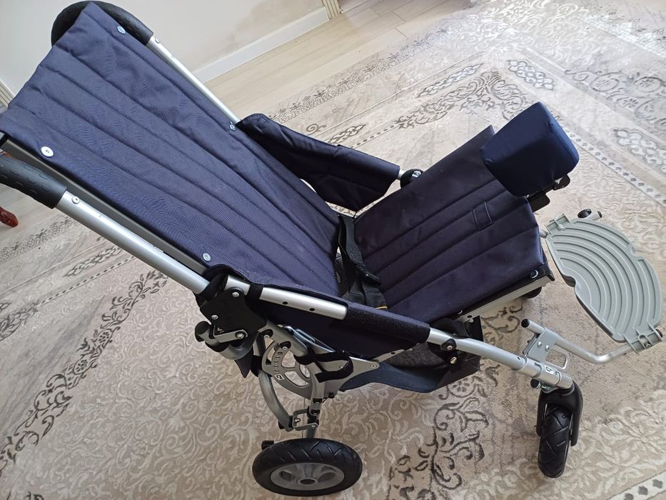 Продам инвалидную коляску