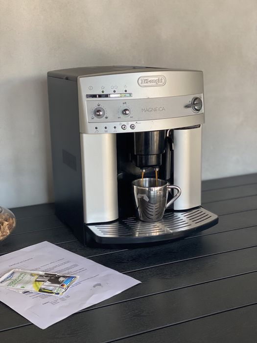 Expresor/Espressor Aparat cafea Delonghi Magnifica Esam3200.S (garanti