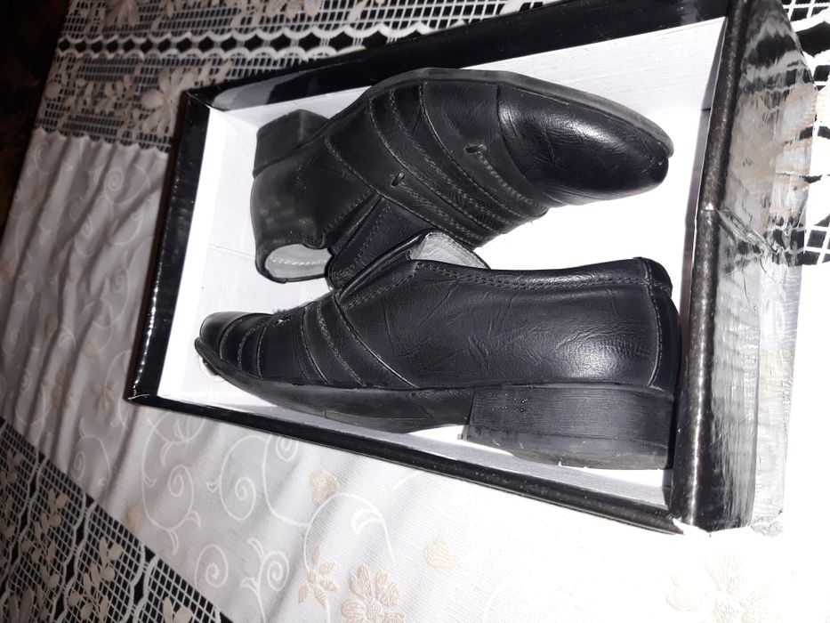 Футболни бутонки,и официални N25 цена 15лв