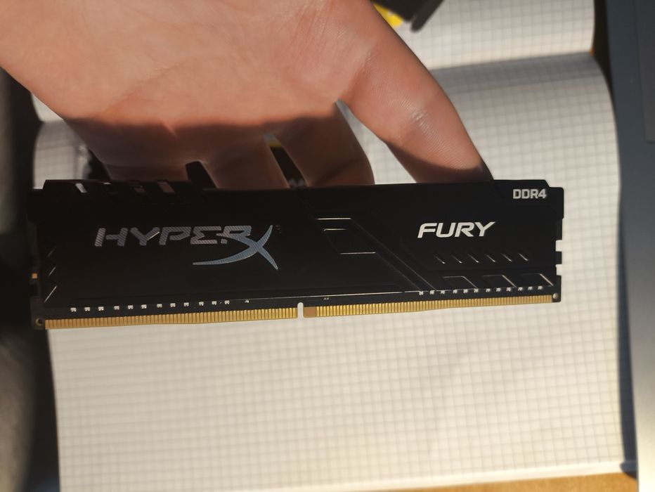 Kit RAM Corsair Vengeance DDR4 16GB (2x8GB) 2400MHz