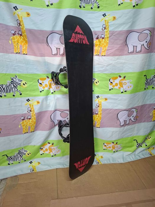 Placa snowboard Burton Radius 130 cm cu legaturi noi incluse
