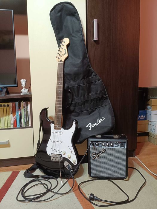 Set Chitara FENDER Squier Sonic Stratocaster Pack + Amplificator - NOU