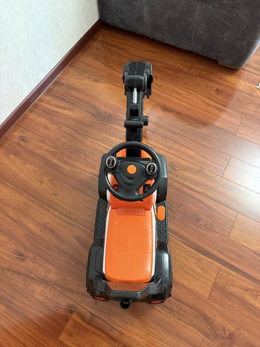 Продам машинку , транспорт