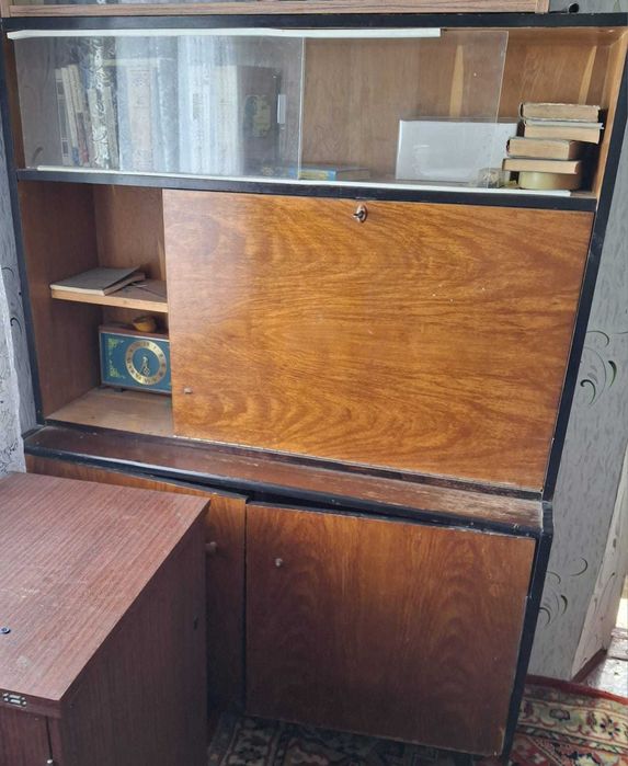 Продаеться старая советская мебель