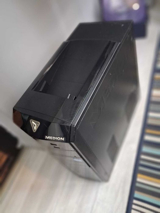 Sistem Desktop PC Medion Akoya – Intel Xeon E3-1230 V2