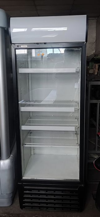 Минусова фризерна вертикална витрина