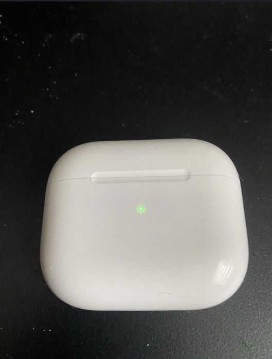Продам Airpods 3