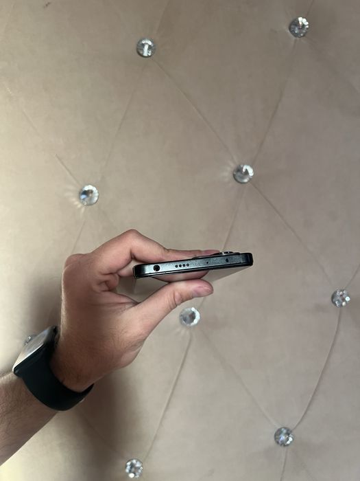 Продам Poco X5 pro 5G