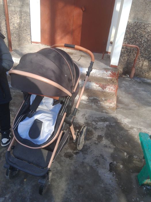 Продаю коляску детскую