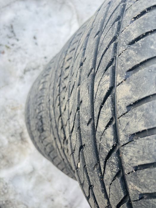 Продам резину 215/55 р16