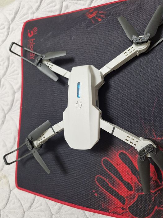 Дрон  E88 c 360°