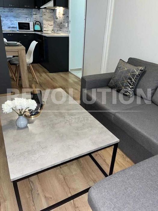 Дава се под наем Двустаен апартамент в Варна, Център - 55 кв.м за 510 € - Снимка #5