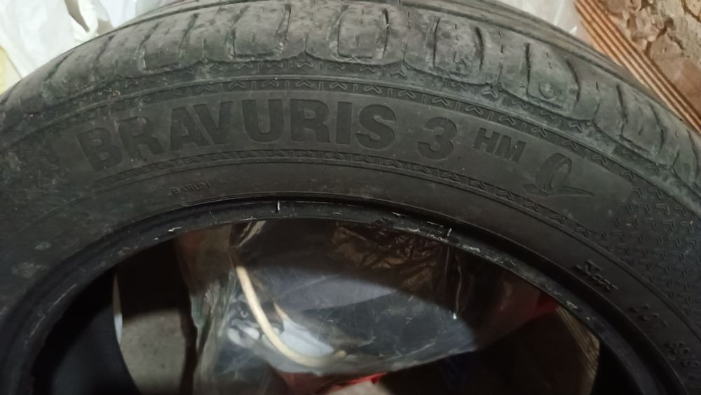 Продавам гуми 4 броя