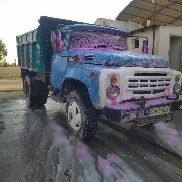 Zil Holati yaxshi yurib turgan mashina har kuni zakazga chiqadii