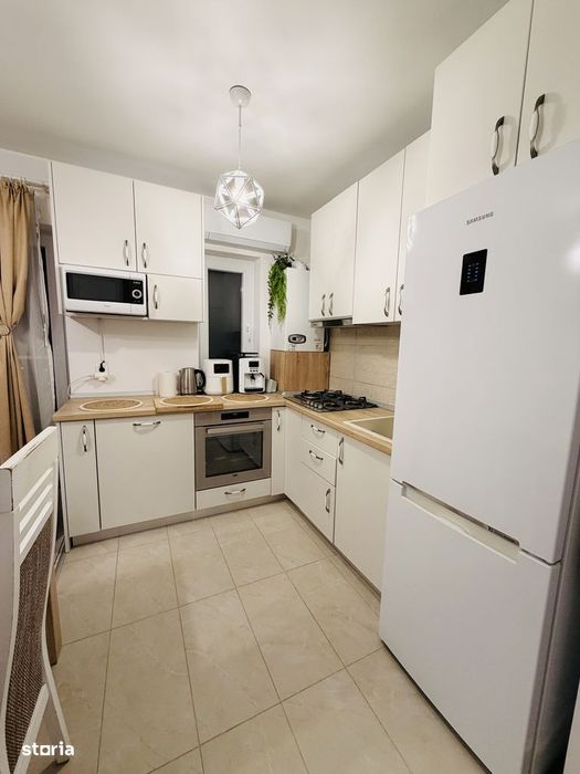 Apartament 3 camere, balcon loc de parcare inclus