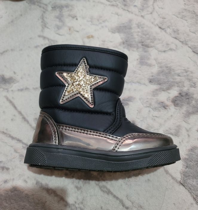 Сапожки детские.