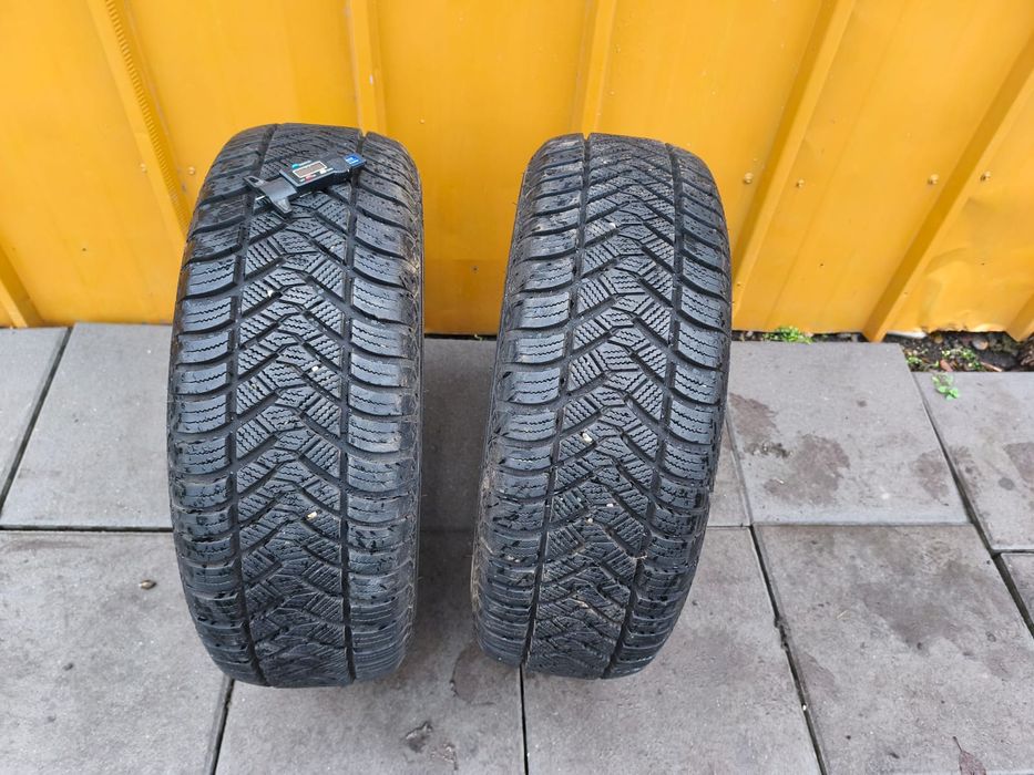 2 bucăți anvelope iarna 215 / 65/15