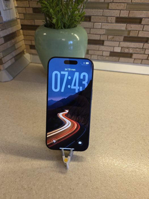 iPhone 17, 256GB, 100% baterie, 4 cicluri  încărcare