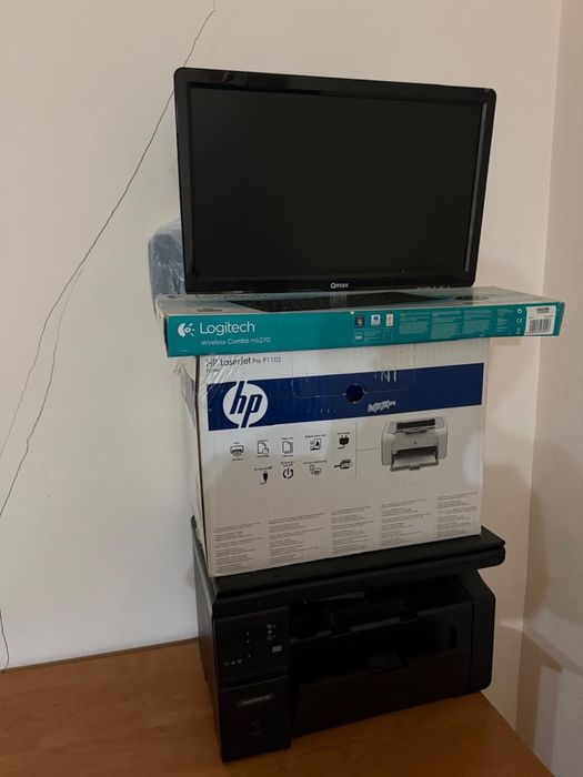 Принтер 2 шт, клавиатура 2 шт, монитор 1 шт