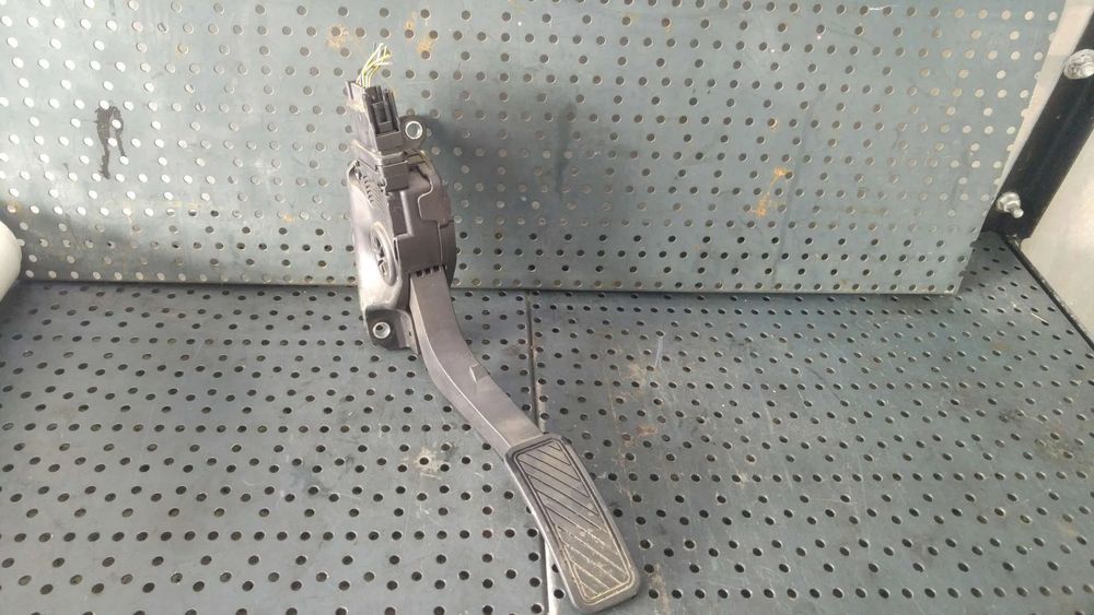 Pedala acceleratie 1.4 tdci ford fiesta 6 cb1 ccn 8v219f836aa 6pv00951700